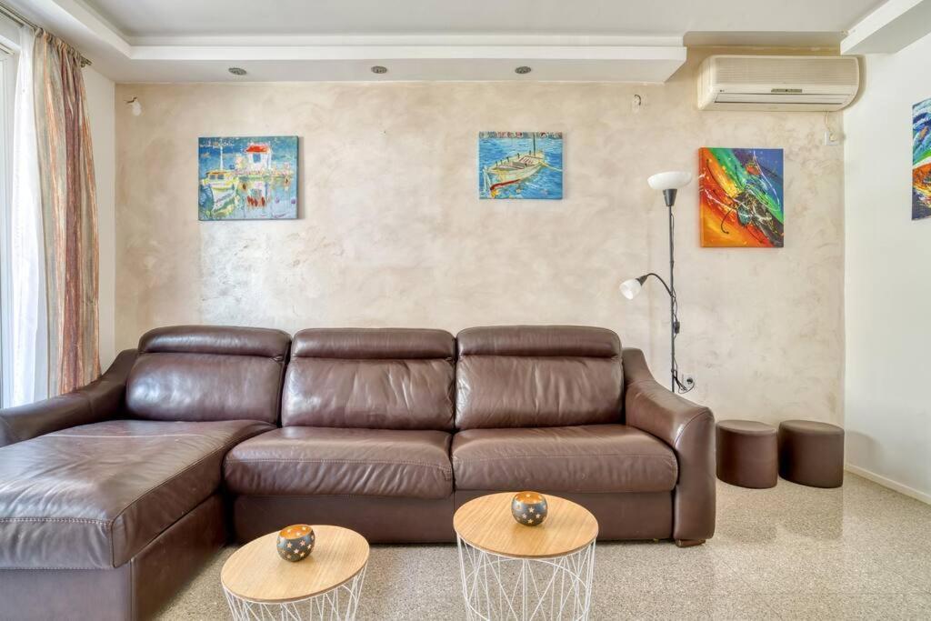 Cozy Nest Apartment- Central And Seaboard With Elevator 코토르 외부 사진